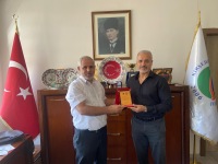 Öğretim Üyemize Fakültemize Katkılarından Dolayı Teşekkür Plaketi Takdim Edildi